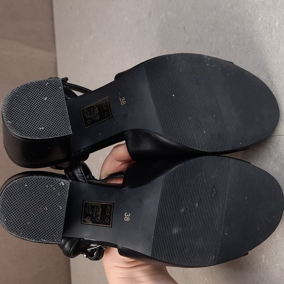 Le Chateau black chunky faux leather heeled sandal dress shoes, size 38 (7.5 US) - Picture 8 of 8
